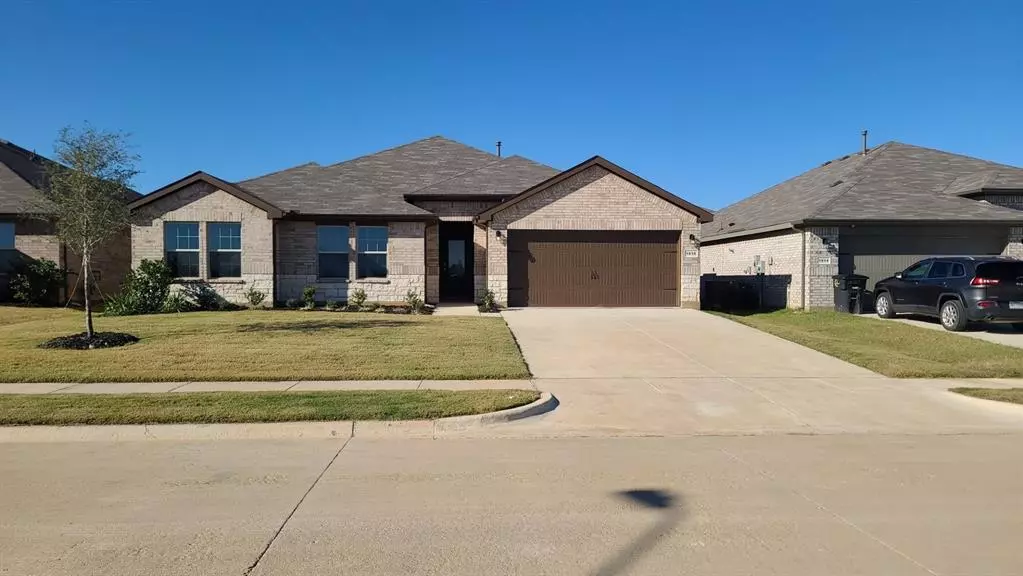 1916 COOKES Lane, Cleburne, TX 76033