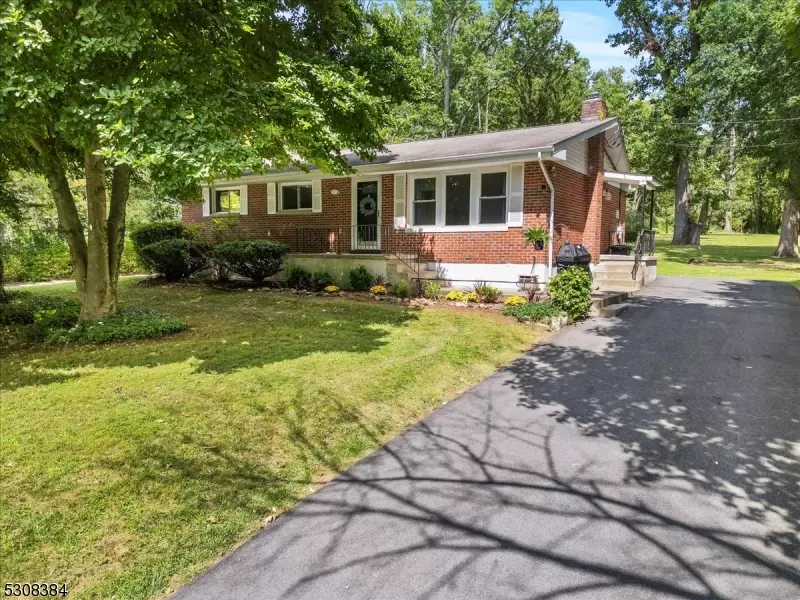 57 Springtown Rd, Washington Twp., NJ 07882