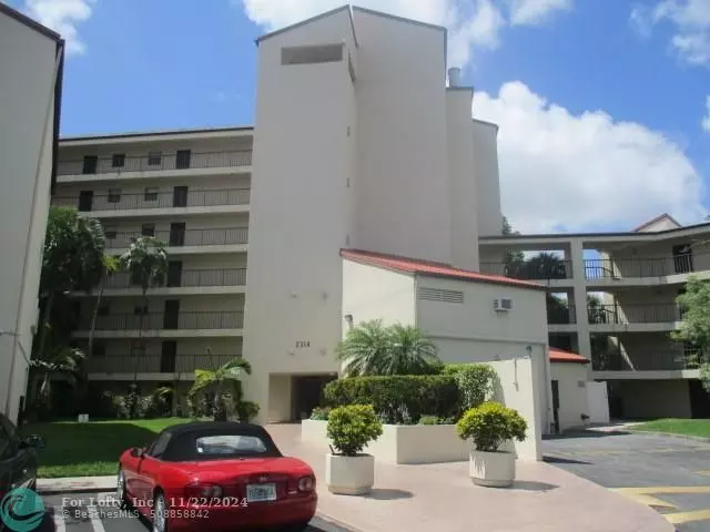 2314 S Cypress Bend Dr  #613, Pompano Beach, FL 33069