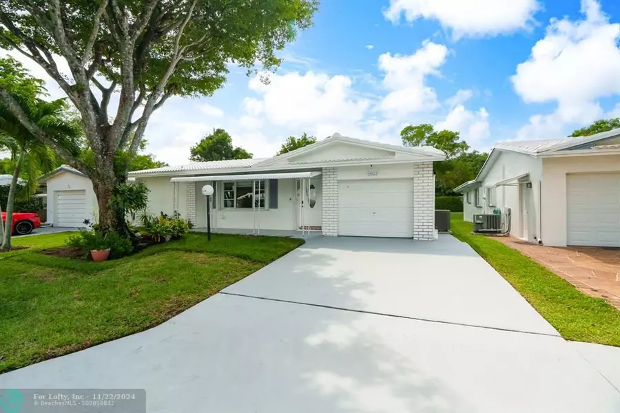 1025 NW 90th Way, Plantation, FL 33322