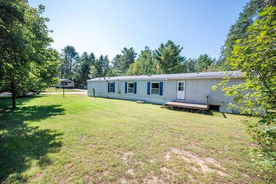 20 HUNTERS RUN LN, Laurentian Hills, ON K0J 1J0