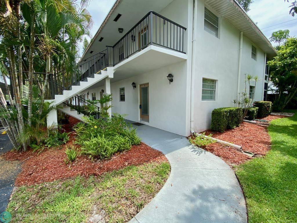 Stuart, FL 34996,2950 SE Ocean Blvd  #1-5