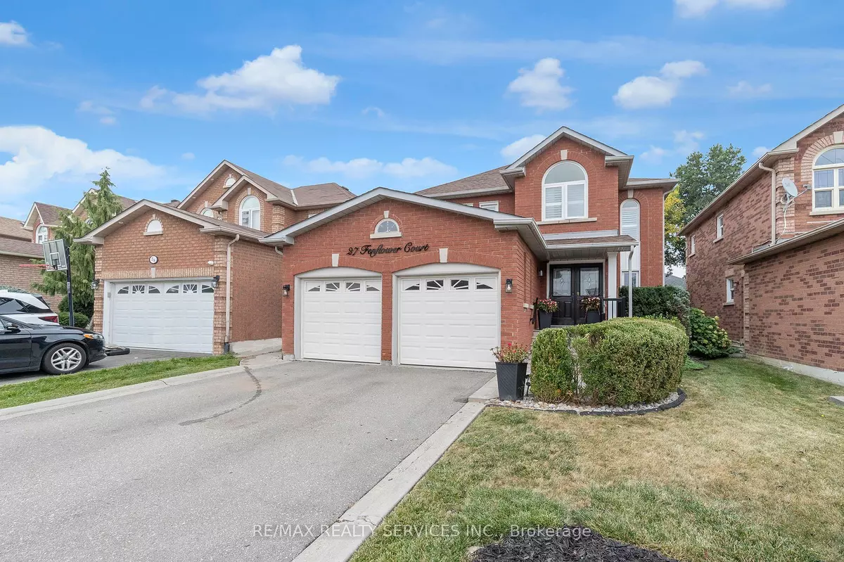 Brampton, ON L7A 1H3,27 Fenflower CT