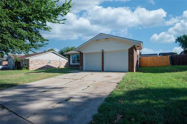 1101 SE 9TH Street, Moore, OK 73160