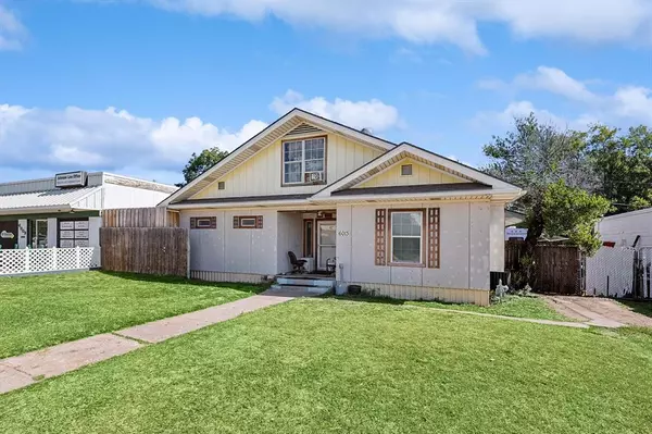 6013 E Lancaster Avenue, Fort Worth, TX 76112