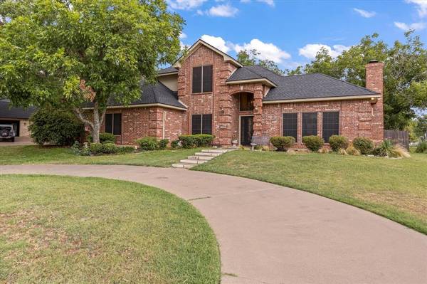 9127 Hanging Moss Drive, Granbury, TX 76049