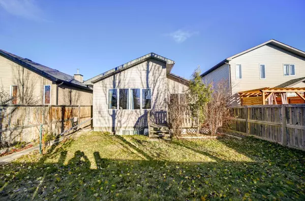 Lethbridge, AB T1J 2G9,90 Coalbanks Gate W