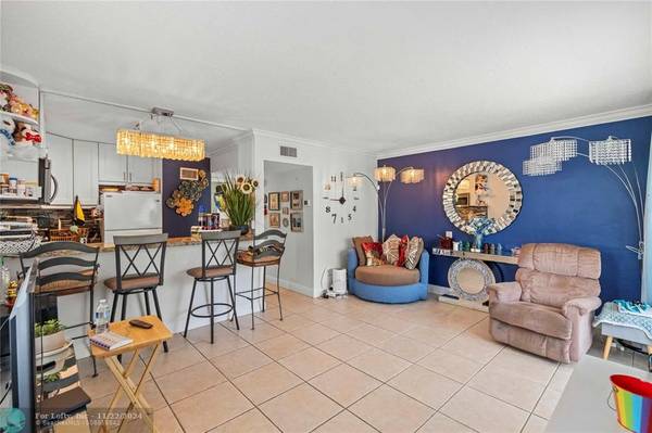 Wilton Manors, FL 33305,2124 NE 5th Ave  #101