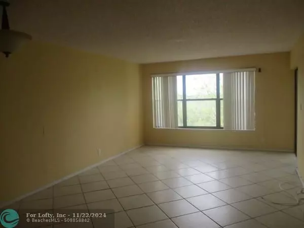 Pompano Beach, FL 33069,2314 S Cypress Bend Dr  #613