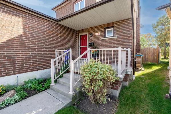 Mississauga, ON L4W 3J8,726 Greycedar CRES