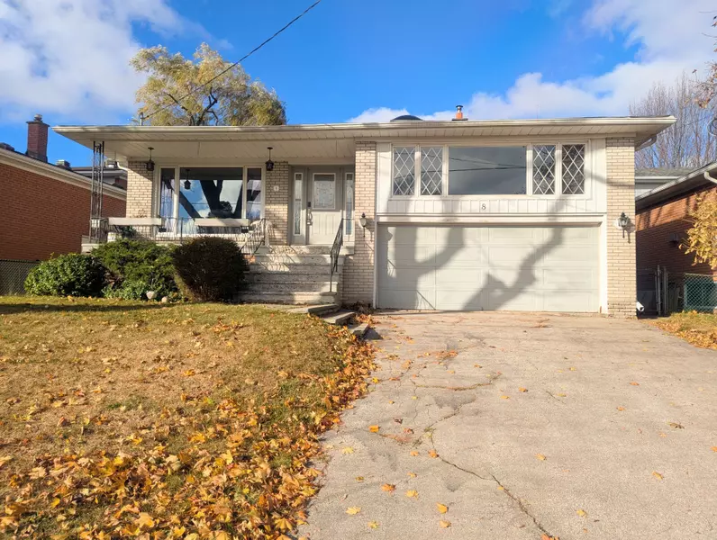 8 Mango DR, Toronto C15, ON M2K 2G1