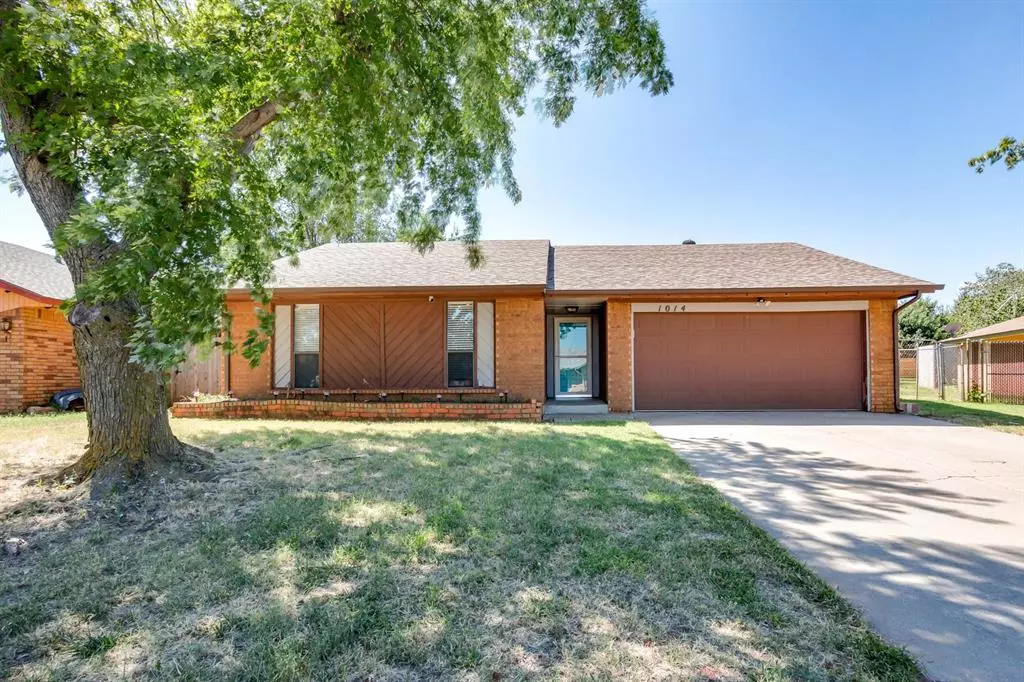 Mustang, OK 73064,1014 W Ridgecrest Way