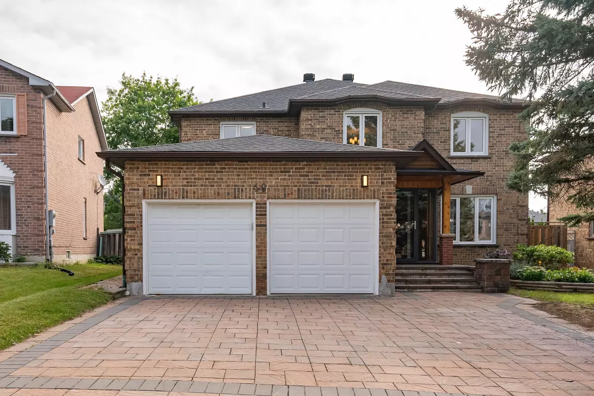 Richmond Hill, ON L4C 9H2,49 Topham CRES