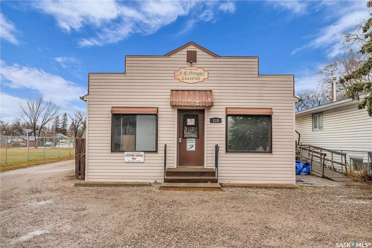 Saskatoon, SK S7M 2J1,810 L AVENUE S