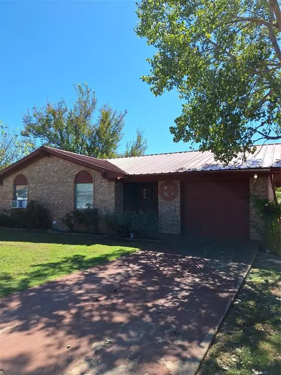 1004 Foch Street, Ranger, TX 76470