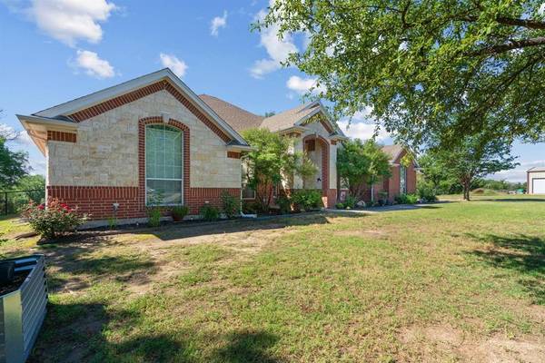 Azle, TX 76020,118 Crosshair Court