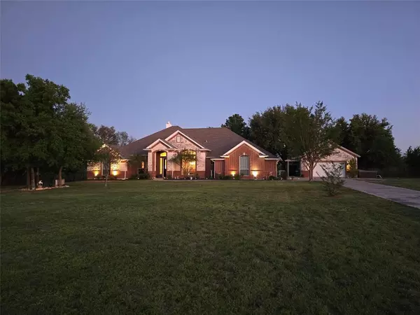 Azle, TX 76020,118 Crosshair Court