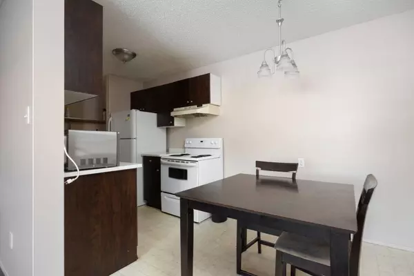 Fort Mcmurray, AB T9H1R3,111 Charles AVE #303