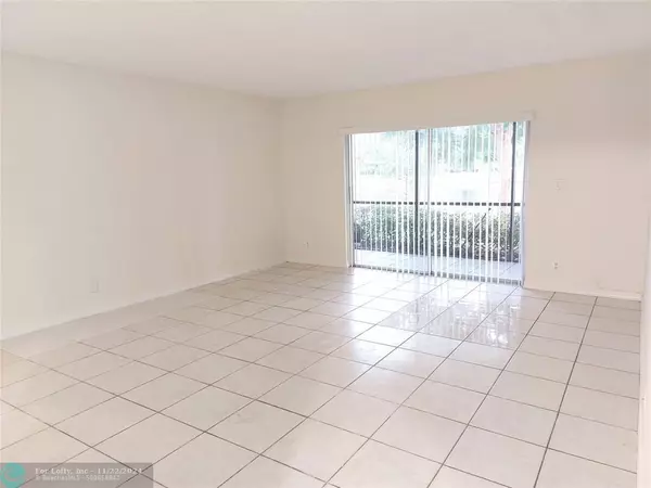 Pompano Beach, FL 33069,409 Gardens Dr  #104