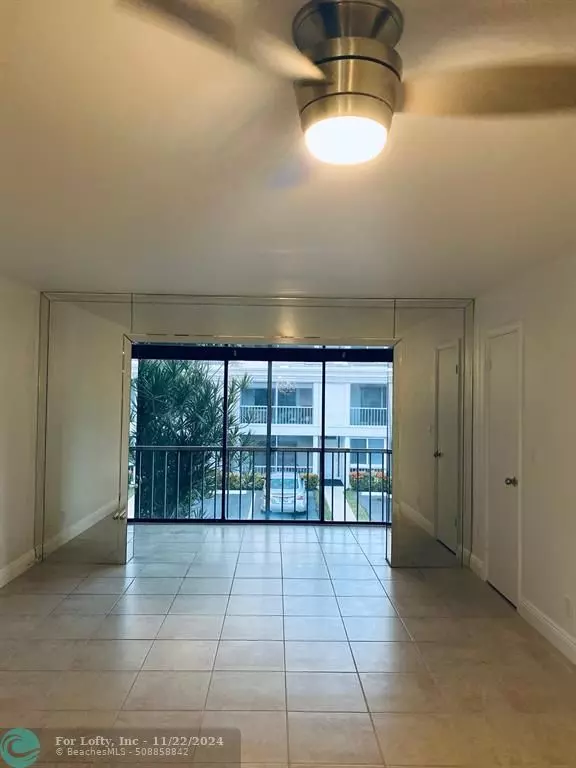 Fort Lauderdale, FL 33308,6275 Bay Club Dr  #4