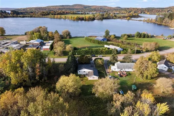 Madawaska Valley, ON K0J 1B0,126 LAKESHORE DR