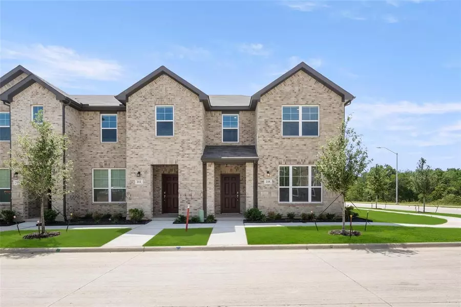 210 Territory Trail, Fort Worth, TX 76120