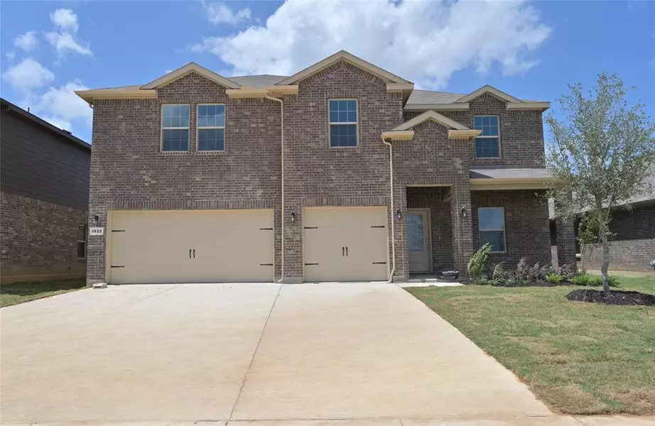 1922 COOKES Lane, Cleburne, TX 76033