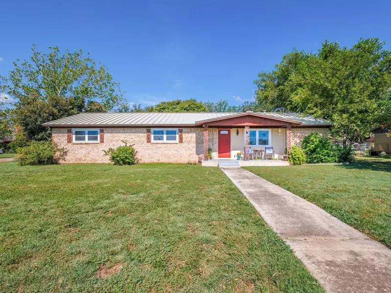 312 Columbus, Coleman, TX 76834