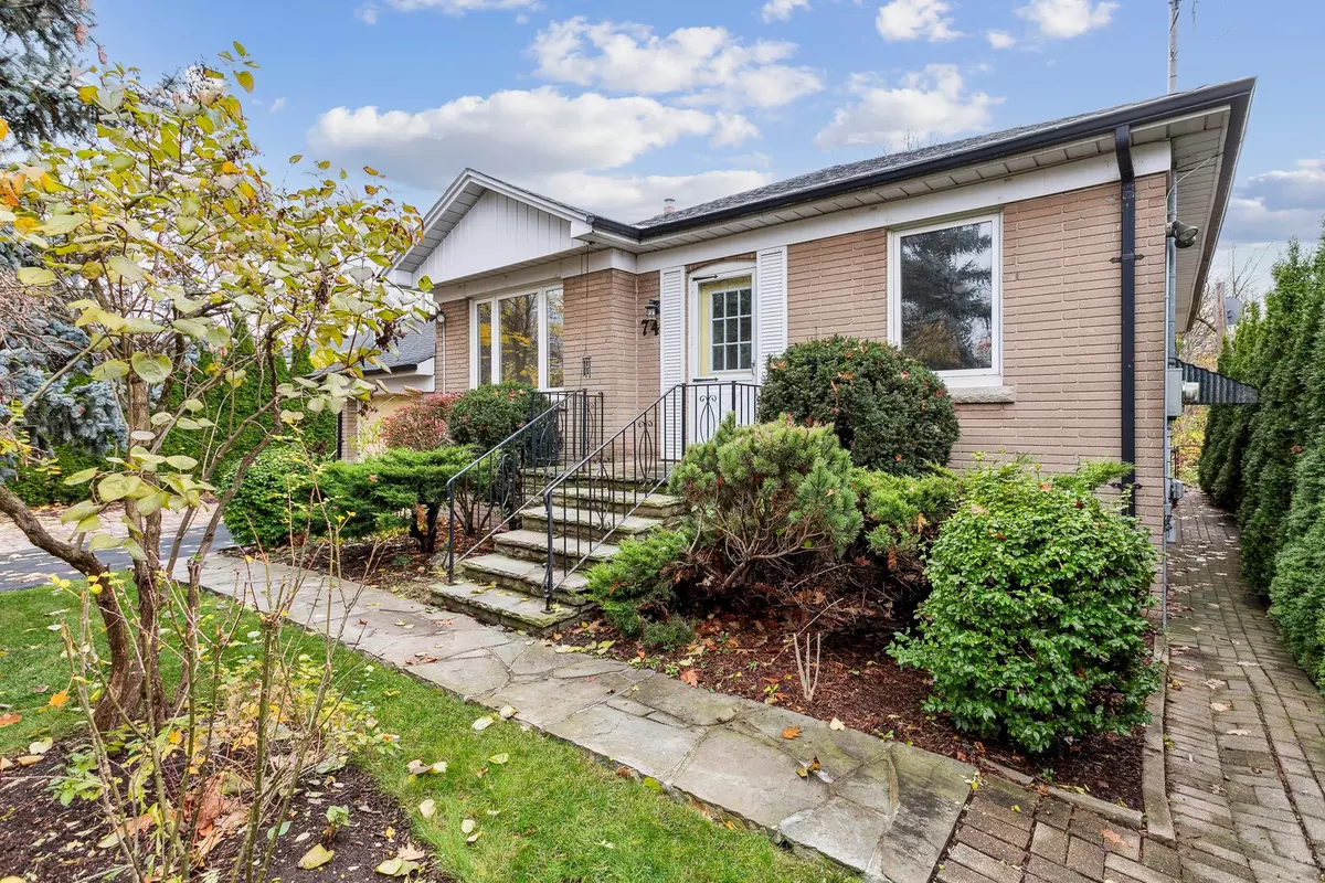 Oakville, ON L6K 2E3,74 Kingswood RD