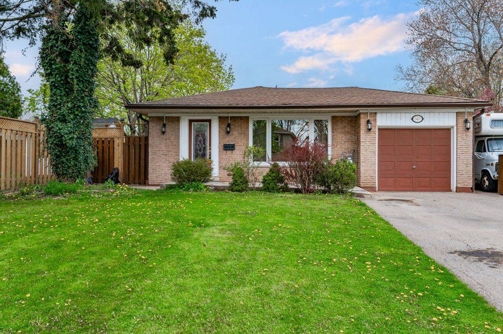 Oakville, ON L6L 3L6,367 Yale CRES