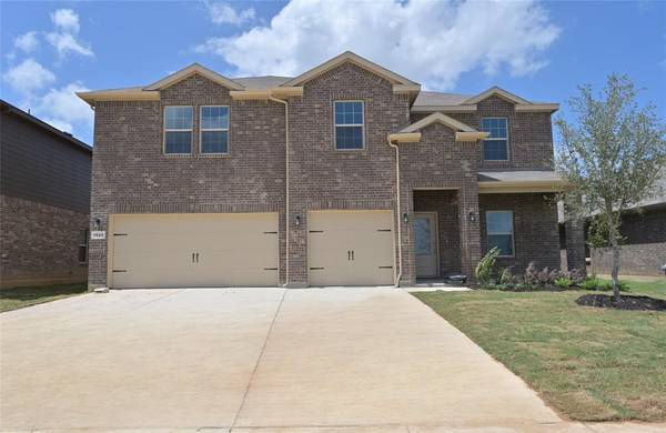 1922 COOKES Lane,  Cleburne,  TX 76033