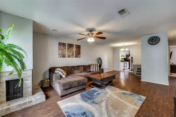 13857 Leinsper Green Street,  Dallas,  TX 75240