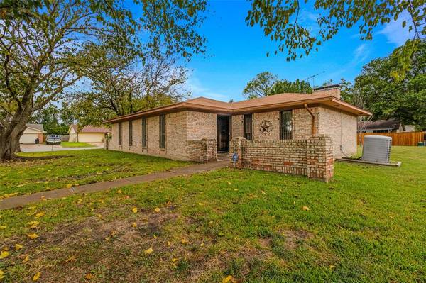 1801 Ridgecrest Drive, Terrell, TX 75160