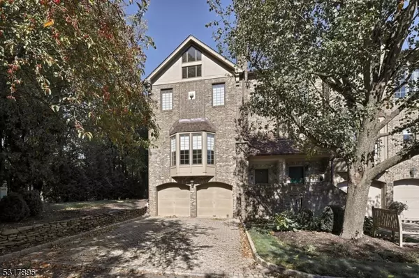 11 Windsor Ct,  Saddle River Boro,  NJ 07458