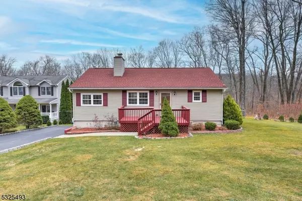 39 Hickory Ave, West Milford Twp., NJ 07480