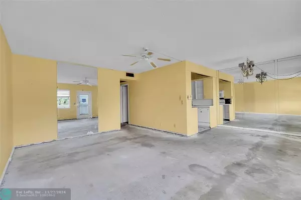 Boca Raton, FL 33434,4015 Cornwall A  #4015