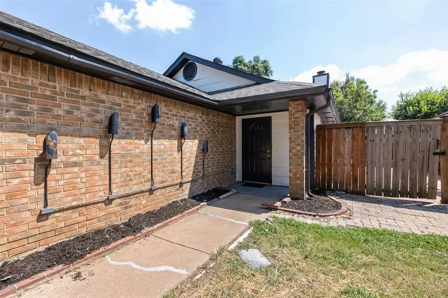 2519 Butterfield Drive, Fort Worth, TX 76133