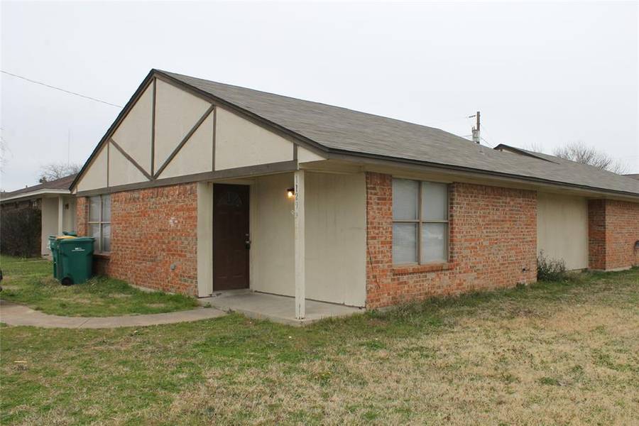 1129 Suburban Drive, Cedar Hill, TX 75104