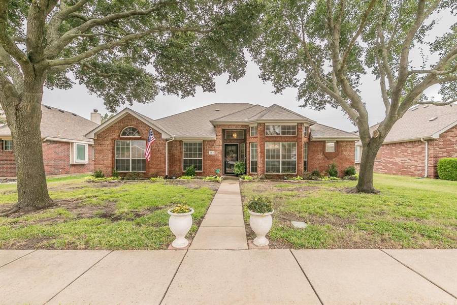 203 Morningstar Lane, Red Oak, TX 75154