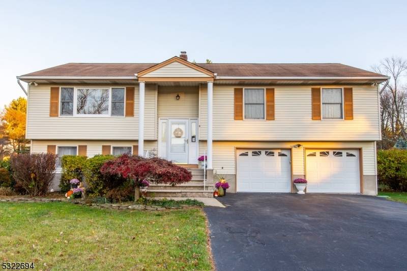 9 Whipple Rd, Pequannock Twp., NJ 07444