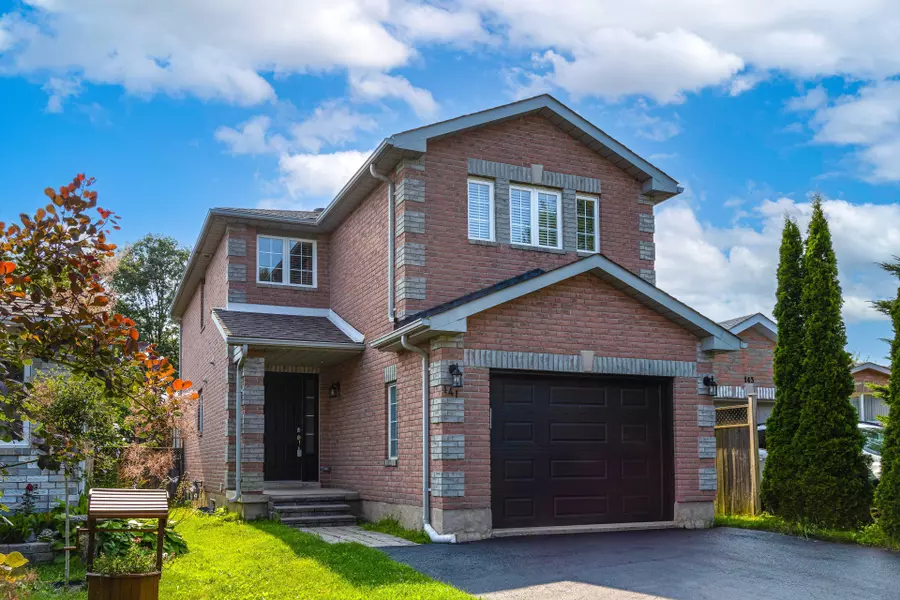 141 Benson DR, Barrie, ON L4N 7Y3