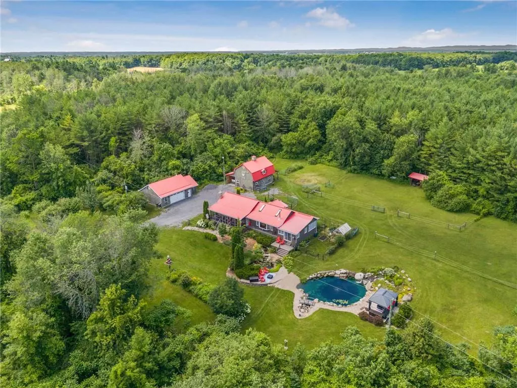 Ste Anne De Prescott, ON K0B 1M0,1425 PETITE QUATORZE RD