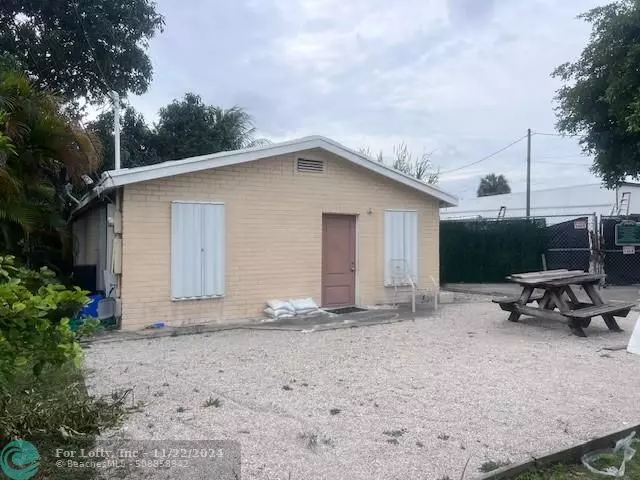 Oakland Park, FL 33334,520 NE 43rd St