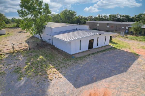 1200 S Merritt Road,  Elk City,  OK 73644