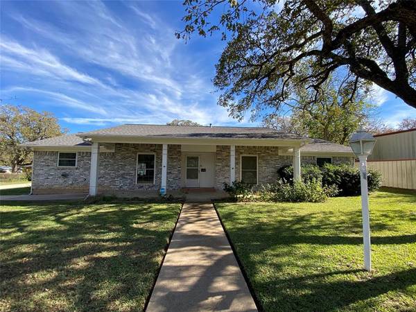 700 Austin Drive, Mineral Wells, TX 76067