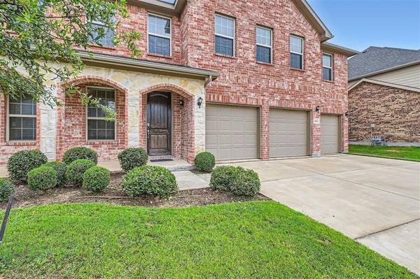 2412 Maple Stream Drive, Fort Worth, TX 76177