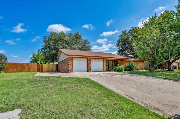 307 Circle Street,  Lindsay,  TX 76250