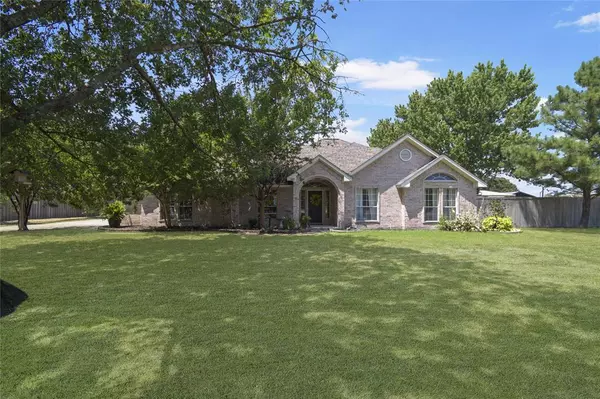 1085 Oak Hollow Lane, Seagoville, TX 75159