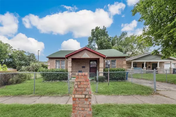 2820 Rochester Street, Dallas, TX 75215