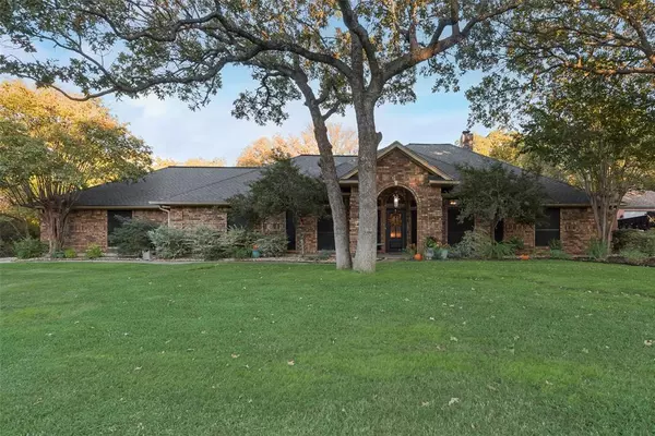 152 Tamarron Drive, Lakeside, TX 76135